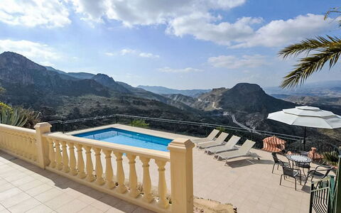 Cortijo Cabrera: Bjergrige Landskabsformer, Bjerg, Bakke, Bjergkæde, Hill Station, Altan, Kam, Svømmepøl, Eco Hotel, Udvej