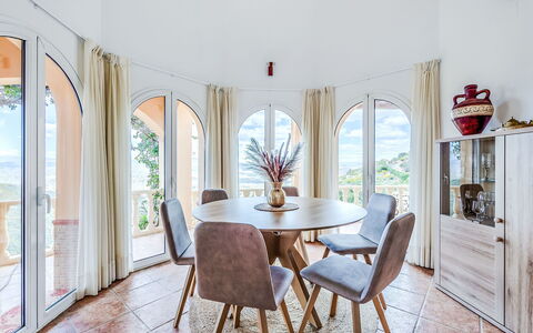 Cortijo Cabrera: Indretning, Træ, Møbel, Gulvbelægning, Etage, Loft, Stol, Spisestue, Køkken & Spisebord, Værelse