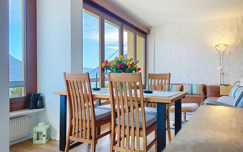 Apt. Tana dei Leoni: Møbel, Indretning, Gulvbelægning, Træ, Loft, Værelse, Etage, Stol, Bord, Spisestue