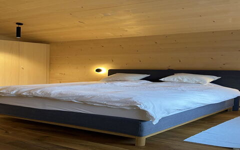 Baren Penthouse: Træ, Gulvbelægning, Soveværelse, Indretning, Etage, Loft, Seng, Bed Frame, Trægulve, Sengetøj