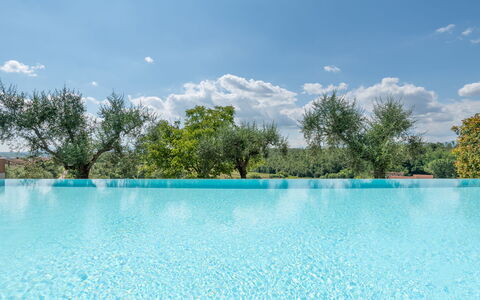 Agriturismo le Due Querce: Blå, Svømmepøl, Kompositmateriale, Udvej, Water Feature, Afspejling, Udendørs Møbler, Eco Hotel, Hotel, Flise