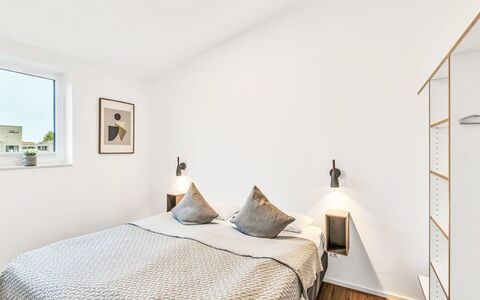 Nordsee: Indretning, Møbel, Seng, Gulvbelægning, Soveværelse, Væg, Etage, Træ, Loft, Værelse