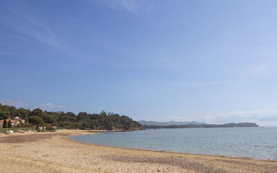 La Londe les Maures 301: Blå, Strand, Vand, Krop Af Vand, Kyst, Naturligt Miljø, Coastal Og Oceaniske Landskabsformer, Kyst, Horisont, Sand