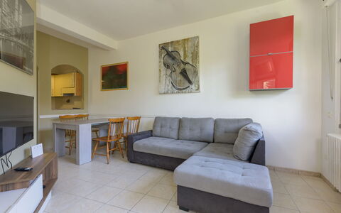 Atelier Vella: Møbel, Gulvbelægning, Indretning, Couch, Etage, Værelse, Loft, Stue, Lejlighed, Belysning
