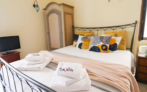 Scilla Centro Storico Otranto: Seng, Soveværelse, Sengetøj, Møbel, Sengetøj, Indretning, Sengetøj, Textile, Værelse, Bed Frame