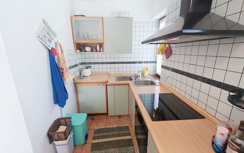 Casa Sofia: Køkken, Gulvbelægning, Indretning, Countertop, Etage, Køkken Apparat, Større Bandage, Værelse, Køkkenvask, Møbel