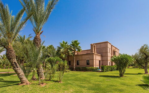 Dar Maril: Busk, Estate, Have, Landscaping, Mansion, Hacienda, Skygge, Villa, Lawn