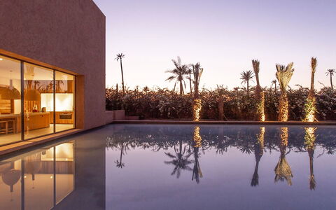 Villa Palmeraie: Arkitektur, Svømmepøl, Kompositmateriale, Hjem, Udvej, Afspejling, Estate, Eco Hotel, Reflekterende Pool