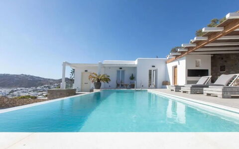 Villa Sonia: Blå, Svømmepøl, Udvej, Villa, Liggestol, Hotel, Penthouselejlighed, Eco Hotel, Ferieby, Udendørs Møbler