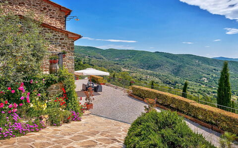 Villa Vita Bella: Bakke, Bjergkæde, Hill Station, Have, Dal, Kam, Landscaping, Blomsterkrukke, Stueplante, Flise