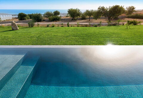 Villa Miriam: Blå, Svømmepøl, Kompositmateriale, Udvej, Skygge, Eco Hotel, Water Feature, Landscaping, Flise, Tropics