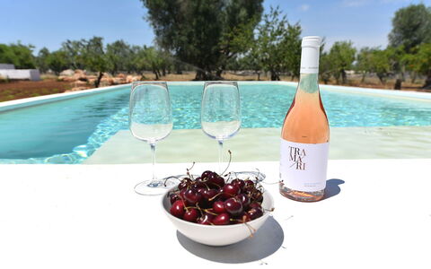 Trulli Fontana: Flaske, Drinkware, Bordservice, Glasservice, Barware, Vinglas, Vin