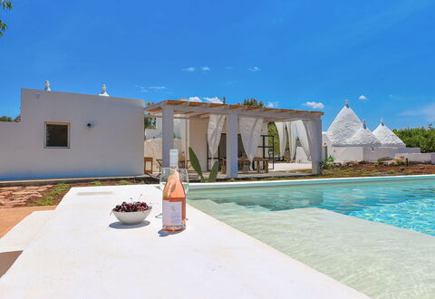 Trulli Fontana: Udendørs Struktur, Villa, Svømmepøl