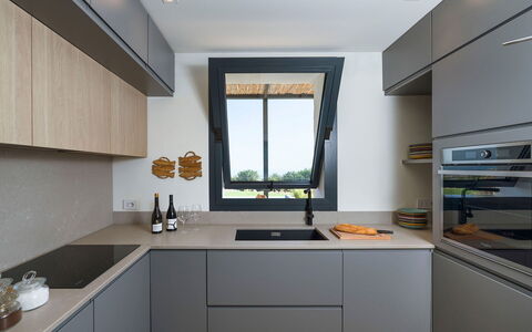Villa Campo Verde: Køkken, Køkken Apparat, Countertop, Indretning, Cabinetry, Større Bandage, Husholdningsapparat, Gulvbelægning, Hjem, Komfur