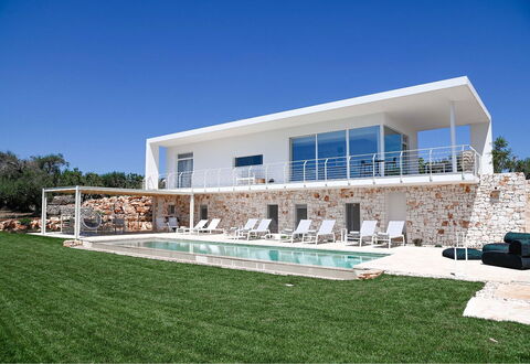 Villa Panita: Hjem, Estate, Dør, Svømmepøl, Villa, Stuehus, Skygge, Mansion, Landscaping, Udvej