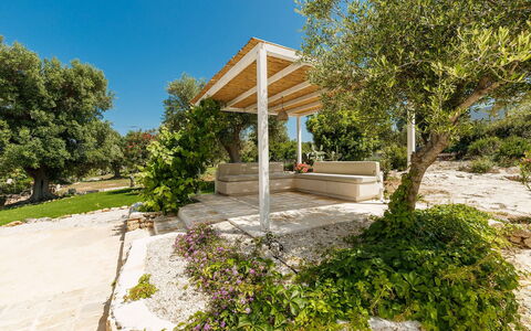 Villa Riva: Busk, Have, Skygge, Udendørs Struktur, Landscaping, Gazebo, Udendørs Møbler, Backyard, Design, Pergola