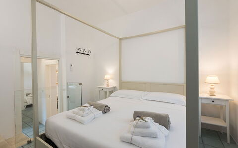 Villa Riva: Indretning, Seng, Loft, Soveværelse, Etage, Bed Frame, Lejlighed, Sengetøj, Værelse, Sengetøj