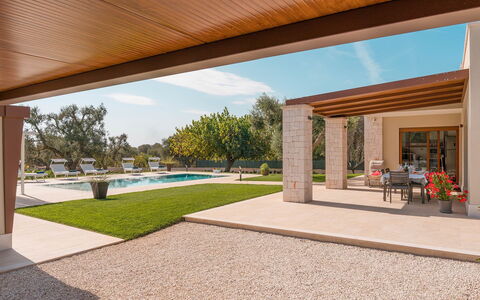 Villa Il Gelsomino: Arkitektur, Have, Hjem, Skygge, Landscaping, Estate, Backyard, Gård, Udendørs Struktur, Gårdsplads