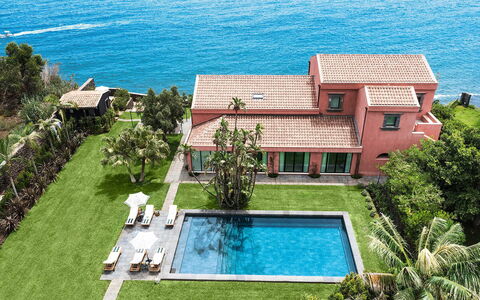 Villa Pozzillo: Svømmepøl, Udvej, Estate, Hav, Eco Hotel, Fritid, Villa, Ocean, Mansion, Badeby