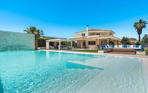 Villa Agorà: Svømmepøl, Blå, Udvej, Fritid, Eco Hotel, Kompositmateriale, Estate, Villa, Hotel, Mansion