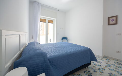 Maison Maiori: Indretning, Gulvbelægning, Etage, Træ, Møbel, Værelse, Soveværelse, Loft, Sengetøj, Seng