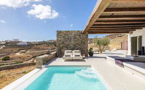 Villa Medea: Gulvbelægning, Svømmepøl, Flise, Penthouselejlighed