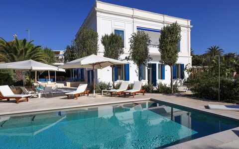 Casa Leuca: Blå, Svømmepøl, Udvej, Estate, Villa, Skygge, Paraply, Hotel, Mansion