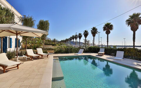Casa Leuca: Blå, Svømmepøl, Udvej, Liggestol, Udendørs Møbler, Eco Hotel, Skygge, Paraply, Hotel, Villa