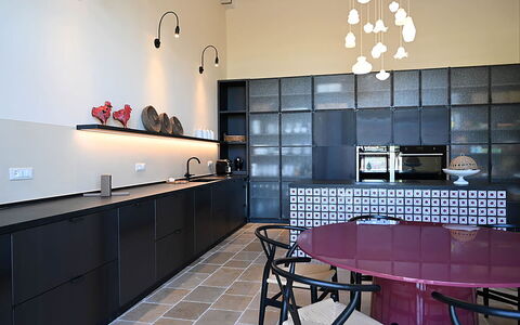 Masseria Loyola: Indretning, Gulvbelægning, Køkken, Møbel, Lysarmatur, Belysning, Etage, Cabinetry, Countertop, Loft