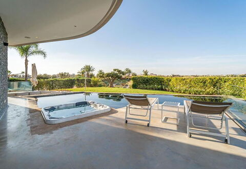 Villa Inaya: Svømmepøl, Udvej, Have, Landscaping, Udendørs Møbler, Stol, Skygge, Water Feature, Eco Hotel