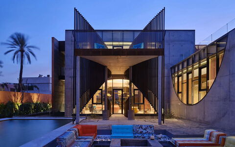 Villa Zaynab: Kompositmateriale, Skygge, Design, Dagslys, Stål, Aluminium, Eco Hotel, Svømmepøl, Bjælke