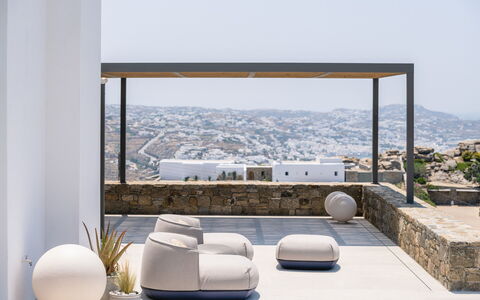 Villa Achille: Møbel, Etage, Couch, Stue, Naturmateriale, Skygge, Stol, Design, Stueplante