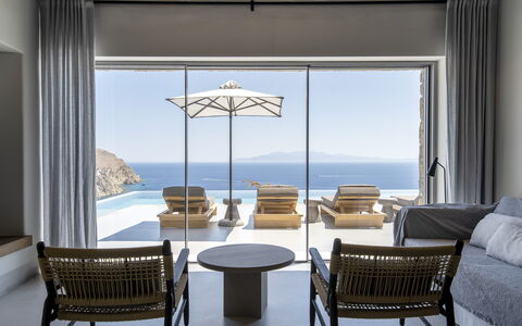 Villa Pegaso: Møbel, Hav, Stol, Udvej, Skygge, Altan, Udendørs Møbler, Ocean, Kyst