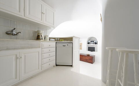 Casa Daphne: Væg, Indretning, Gulvbelægning, Etage, Loft, Cabinetry, Countertop, Værelse, Køkken, Tap
