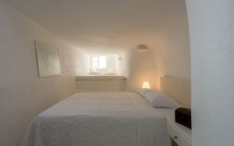 Casa Daphne: Væg, Soveværelse, Sengetøj, Seng, Sengetøj, Pude, Bed Frame, Hotel, Gips, Throw Pillow