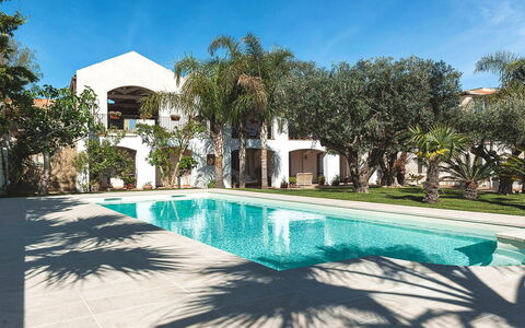 Casa Kita: Svømmepøl, Udvej, Boligområde, Estate, Kompositmateriale, Hacienda, Skygge, Villa, Eco Hotel, Mansion