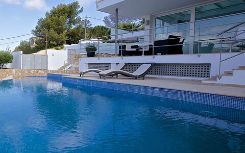 Villa Bridget: Svømmepøl, Udvej, Udendørs Møbler, Skygge, Hotel, Eco Hotel, Stol, Water Feature, Villa