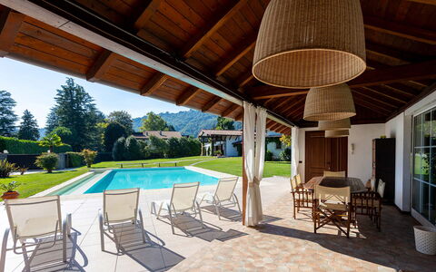 Villa Brin: Udvej, Svømmepøl, Stuehus, Eco Hotel, Sommerhus, Estate, Skygge, Hacienda, Villa, Udendørs Struktur