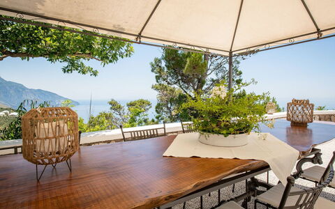Villa Lamaro: Møbel, Bord, Stol, Køkken & Spisebord, Udvej, Coastal Og Oceaniske Landskabsformer, Udendørs Møbler, Udendørs Bord, Blomsterkrukke, Hav