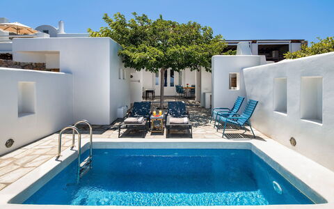 Villa Vorias: Blå, Udvej, Svømmepøl, Udendørs Møbler, Design, Liggestol, Villa, Flise, Hotel, Eco Hotel