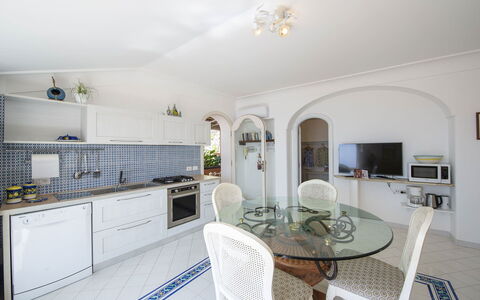 Casa Gioia: Indretning, Gulvbelægning, Møbel, Køkken, Etage, Countertop, Loft, Værelse, Køkken Apparat, Cabinetry
