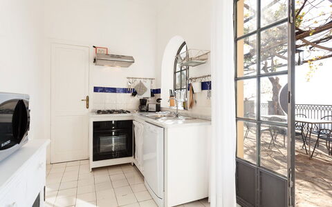 Casa la Sponda: Indretning, Gulvbelægning, Etage, Møbel, Lejlighed, Loft, Stol, Molding, Køkken, Flise