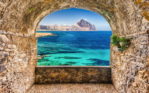 Casa Riccio: Blå, Rots, Hav, Kyst, Coastal Og Oceaniske Landskabsformer, Ocean, Kyst, Bedrock, Tropics