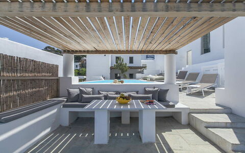 Halki Villa: Etage, Kompositmateriale, Udendørs Møbler, Stol, Pergola, Skygge, Altan, Design, Naturmateriale, Gårdsplads