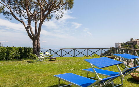 Il Giardino di Ravello: Blå, Hav, Ocean, Skygge, Kyst, Altan, Eco Hotel, Udvej, Udendørs Møbler, Villa