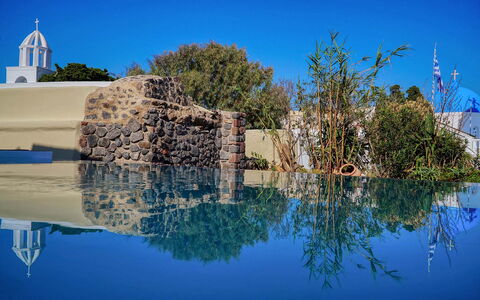 Mansion Kyani: Blå, Dome, Estate, Afspejling, Svømmepøl, Reflekterende Pool, Dome, Villa, Water Feature, Ferieby