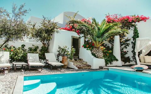 Mansion Sophia: Svømmepøl, Udvej, Eco Hotel, Hotel, Villa, Hacienda, Udendørs Møbler, Liggestol, Stueplante, Blomsterkrukke