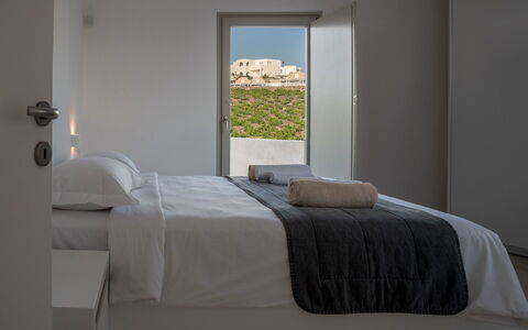Thera King: Soveværelse, Seng, Møbel, Hjem, Sengetøj, Sengetøj, Bed Frame, Pude, Throw Pillow, Sengetøj