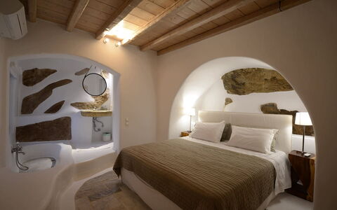 Villa Azur: Soveværelse, Hotel, Villa, Sengetøj, Penthouselejlighed, Boutique Hotel, Lampe, Lysarmatur, Seng, Suite