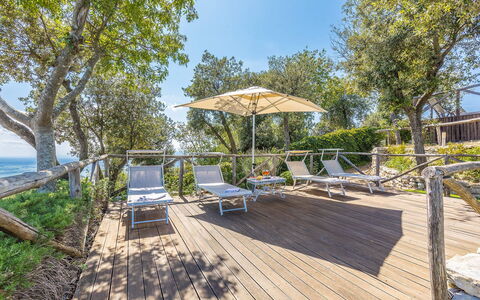 Villa Bastiano: Udendørs Møbler, Skygge, Have, Hårdttræ, Stol, Dæk, Eco Hotel, Planke, Landscaping, Altan